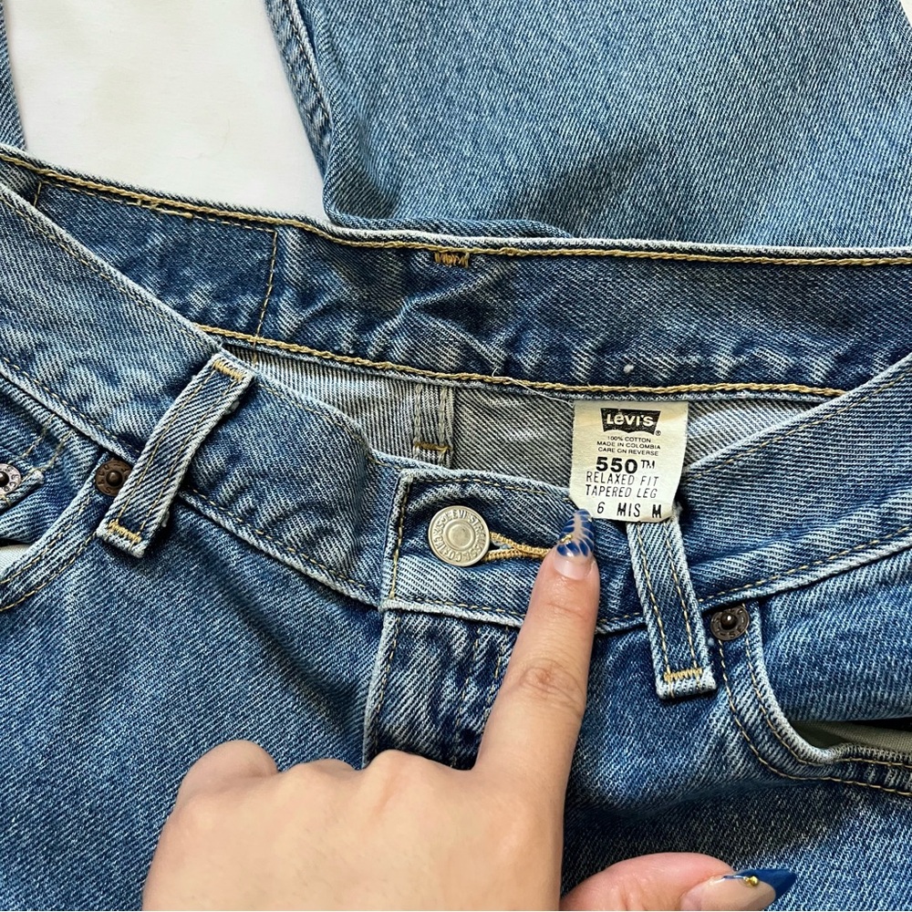 Classic Blue Levi’s Denim Jeans 550s - Picture 5 of 11